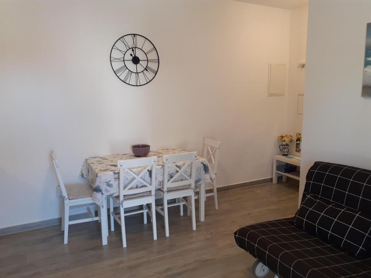 Apartman Jasa Apartamento Primošten Exterior foto