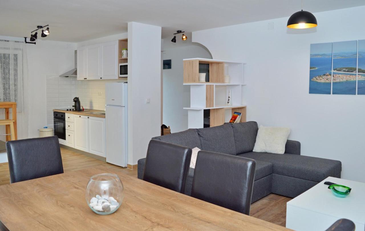 Apartman Jasa Apartamento Primošten Exterior foto