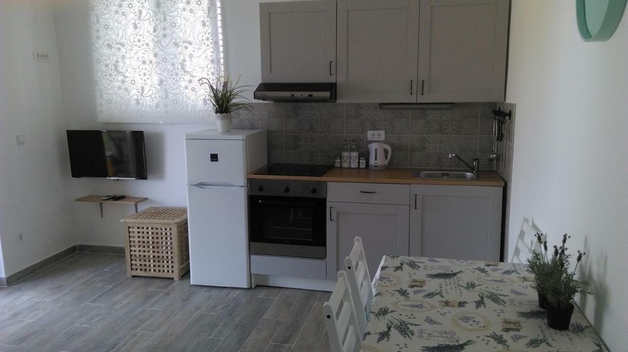 Apartman Jasa Apartamento Primošten Exterior foto